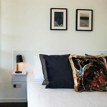 Phaedrus Living: Luxury Suite Nicosia 509 Bagian luar foto