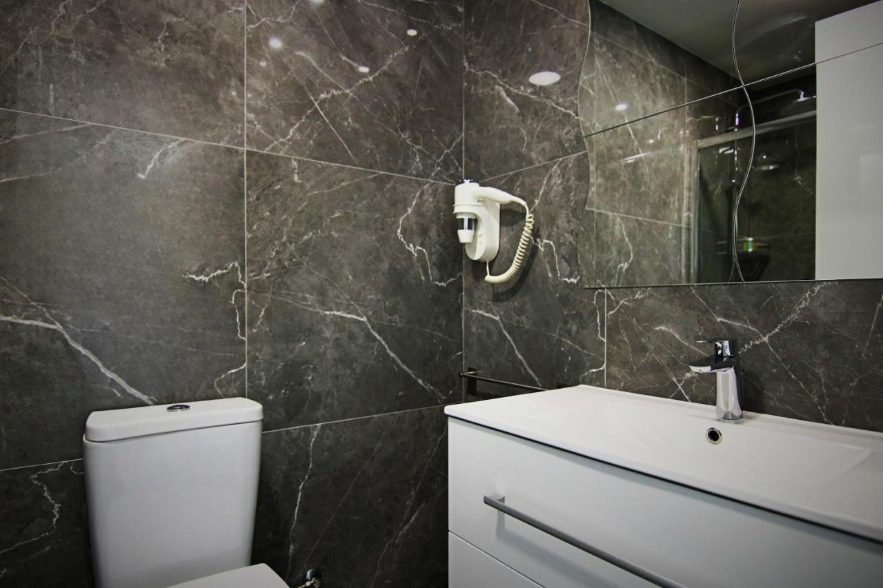 Phaedrus Living: Luxury Suite Nicosia 509 Bagian luar foto